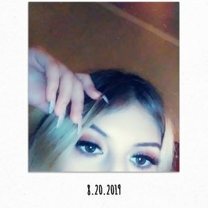 Meet your Posher, Cassandra